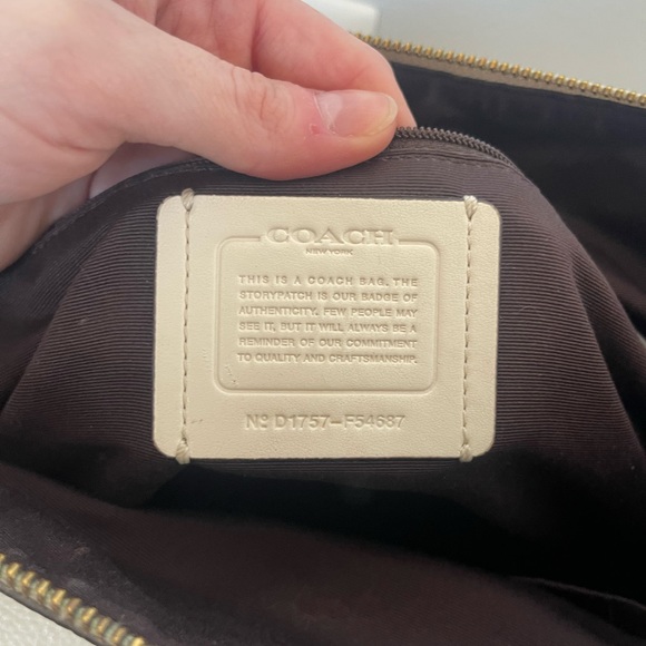 Ivory Coach Satchel - Picture 6 of 6